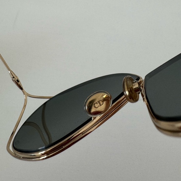 MIRRORED SUNGLASSES - Picture 7 of 8